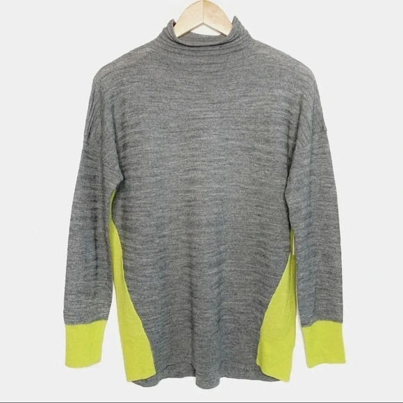 Christian Siriano NWT Merino Wool Blend Sweater Size Medium - Picture 1 of 8